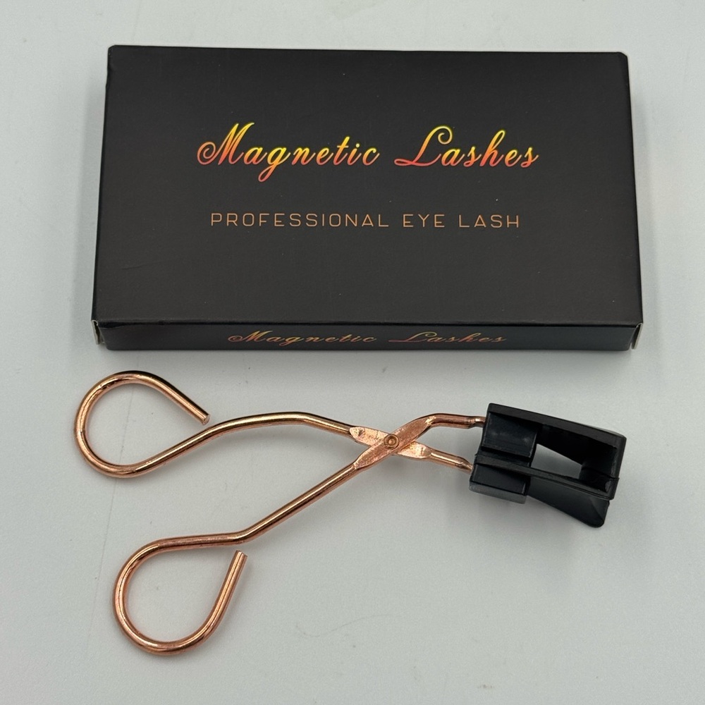 NWT Magnetic Eyelashes Curler Clip Set with 3D Magnet Reusable False Lashes